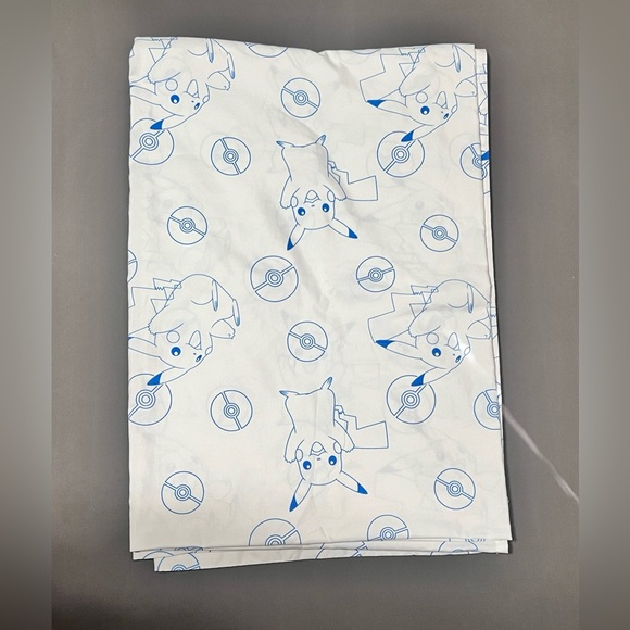 Northwest Pokémon Pikachu & Poke Ball Print White Twin Flat Sheet - Picture 5 of 8